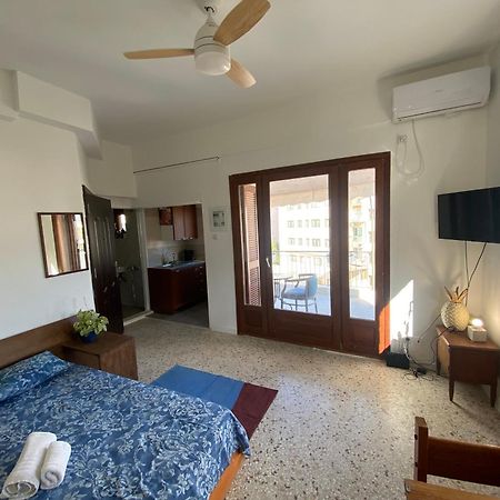 Mosaics Easystay Room 360'View เอเธนส์ ภายนอก รูปภาพ